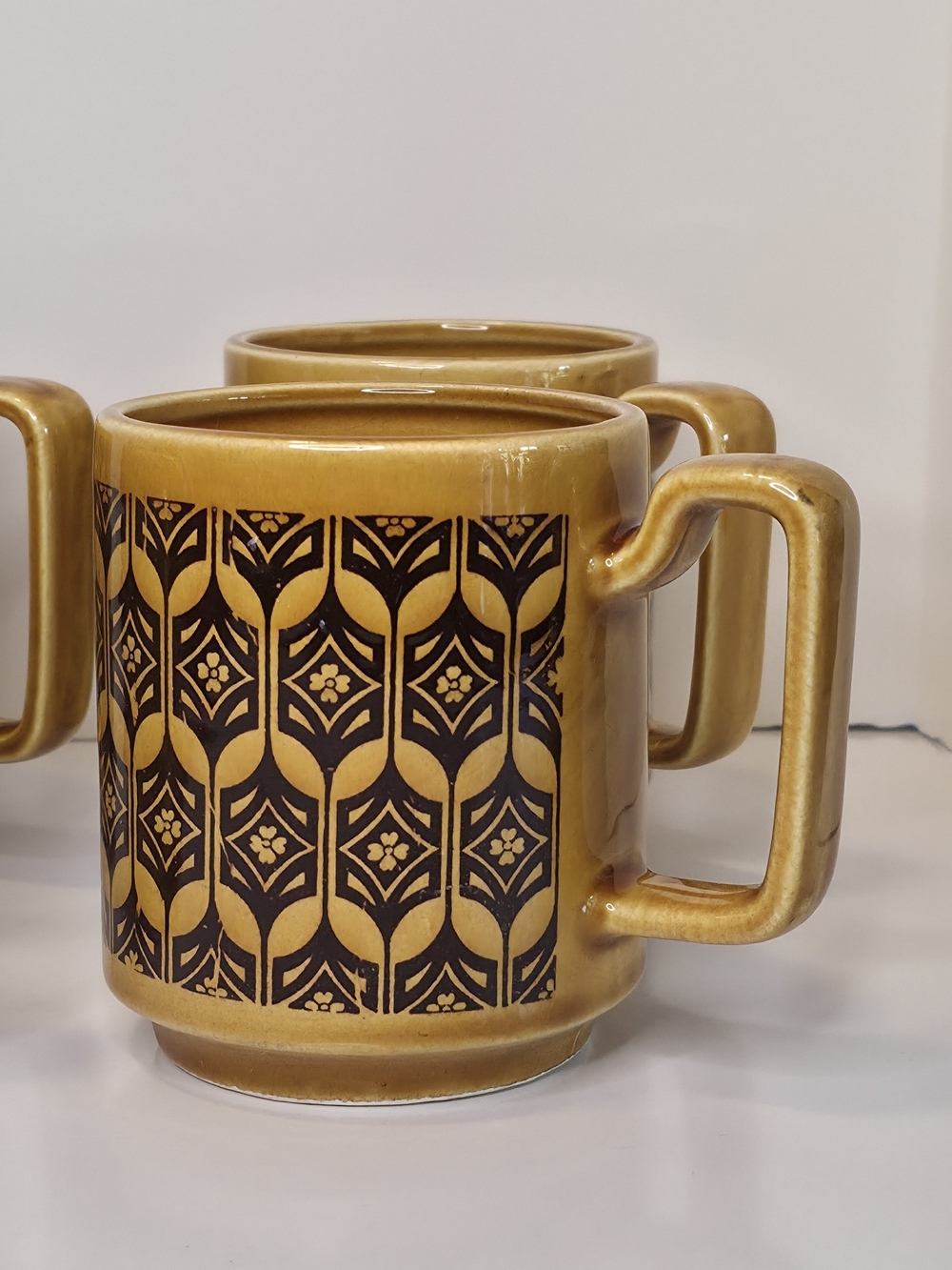 Vintage Royal Sealy Japan Brown Amber Geometric Coffee Mugs Cups Set of 4 MCM - Picture 3 of 11